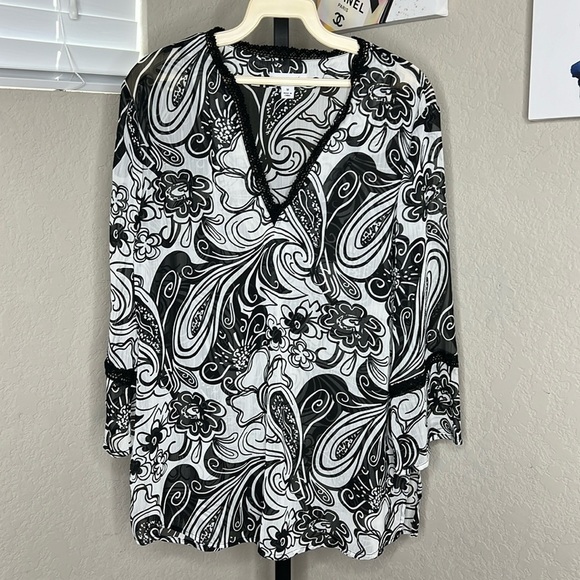 586 - Susan Graver NWOT Black/White Sheer Long Sleeve Top, Size Medium - Picture 1 of 6